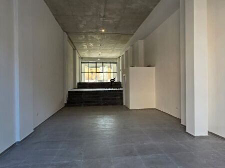 SHOP FOR RENT 125 M2 BARRIKADAVE STREET 300,000 LEKE  FH-67753