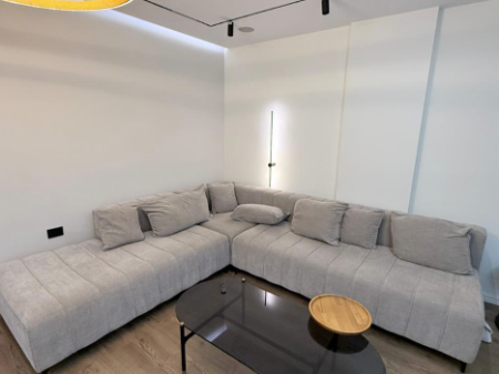  APARTAMENT LUKSOZ 2+1 ME QIRA – LIQENI I TIRANËS