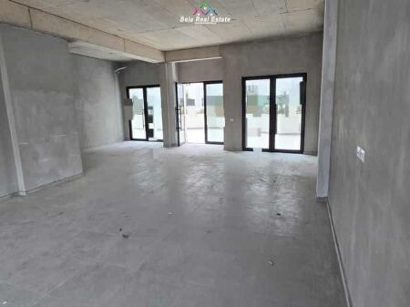 Ufficio in Affitto presso il Complesso River Residence (ID BZ2906) Tirana