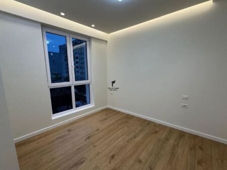 UFFICIO IN AFFITTO 58 M2 COMUNE DI PARIGI 85.000 LEKE FH-67705