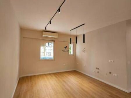 UFFICIO IN AFFITTO 75 M2 COMUNE DI PARIGI 60.000 LEKE FH-67807