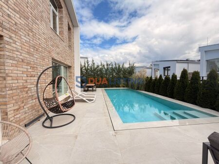 VILLA CON PISCINA IN AFFITTO PRESSO ELYSIUM RESIDENCE !