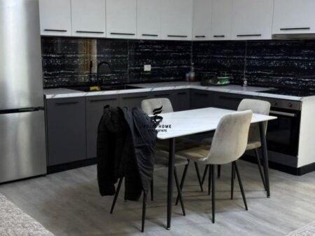 APARTAMENT ME QERA 2+1 5 MAJI 700 EURO FH-67895