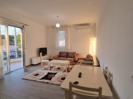 AFFITTASI  2+1 CASA PRIVATA (2° PIANO)
