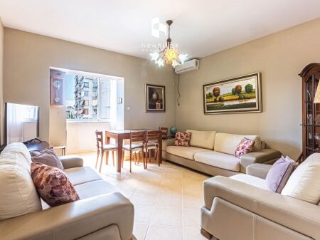  In vendita: 2+1 nel Cuore di Tirana (Piazza Skanderbeg – Via Fortuzi) 74m² NETTI, 179,000€  4° Piano Planimetria Perfetta --  