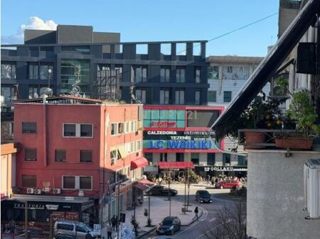 APPARTAMENTO 2+1 IN VENDITA | 128m² + 148m² VERANDE | NEL CENTRO DI DURAZZO!