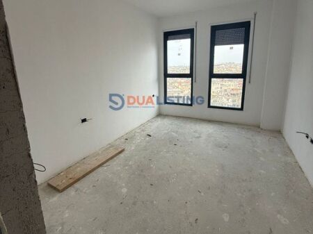 We offer for sale 1+1 apartment on Rruga e Dibres