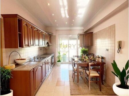 Ish-Blloku: APARTAMENT 2+1+2 ME QIRA