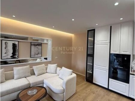 SHESIM APARTAMENT 2+1+2 ME POST PARKIMI NË RRUGËN E DURRËSIT!