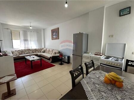 VENDIAMO APPARTAMENTO 2+1 PALAZZI GIALLI!