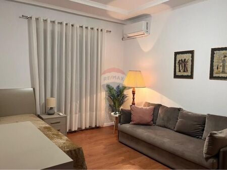 Apartament 3+1+2+parkim per qira në Bllok