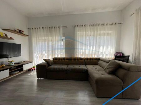 OCCASIONE  Appartamento 2+1+2 in vendita, Complesso Mangalem, Tirana.
