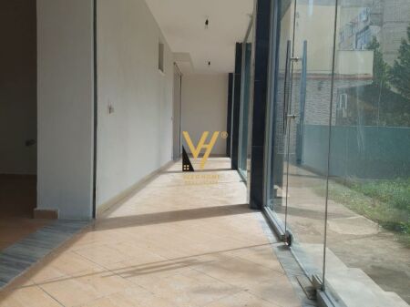 NEGOZIO IN AFFITTO 58 M2 A LAPRAKE 60.000 LEKE