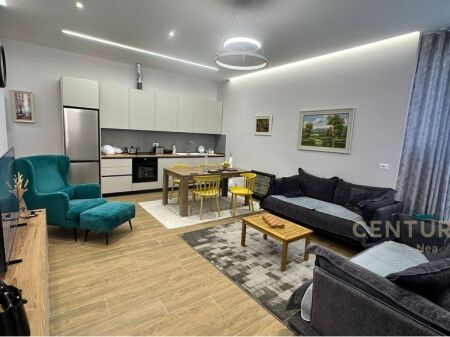 Apartament 2+1+2 me qira tek Kopshti Botanik!
