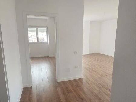 Apartament per shitje 3+1+2 - Pazari i Ri