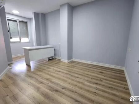 Shitet: 2+1+2 & Ballkon Gjigand ( M. Shyri - Mulliri Vjetër/Rr. Islam Alla) 400m nga Sheshi Skëndërbe 122m² Çmimi 278.000€ 