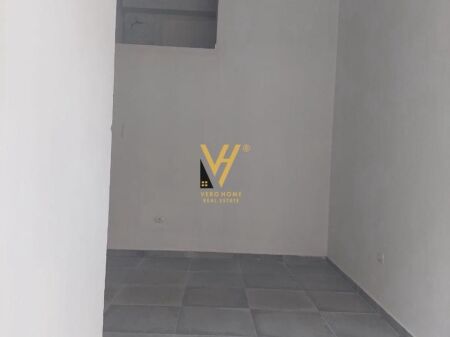 JEPET DYQAN 54 M2 ME QERA TE MINE PEZA 800 EURO