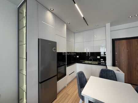 Jepet me qira apartament 1+1 me parkim në Urban Gate.
