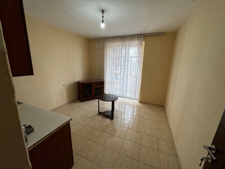 🏡 1+1 me Qira – Korçë, Lagjja 14 Rr. Viktor Eftimiu