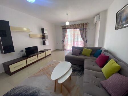 Apartament per qera 3+1 Astir