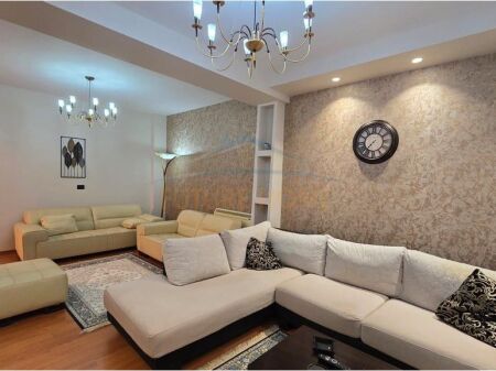 For sale, apartment 3+1+3, 29 Nentori neighborhood, Fier.