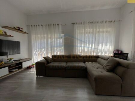 In vendita, Appartamento 2+1+2, Complesso Mangalem, Tirana.