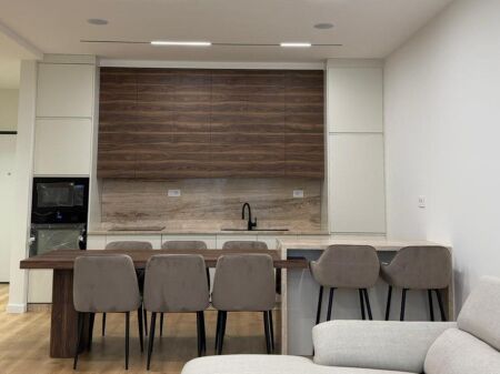 Jepet me Qira Apartament 2+1+1 Post Parkimi te Green Valley te Liqeni i Thate