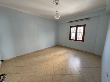 Appartamento 3+1+2 in vendita nel centro di Lezha – Posizione perfetta!