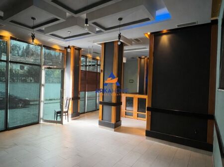 LOCALE IN AFFITTO 50M2 "VILAT AMERIKANE" 45000 LEKE
