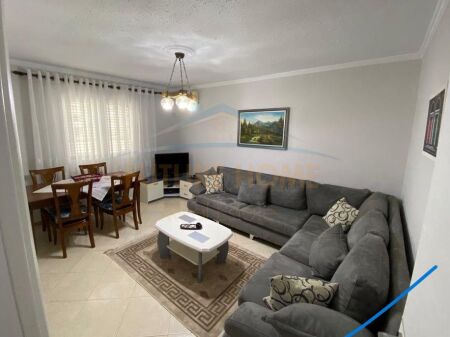 Shitet,  Apartament 1+1 , Ish Parku i Autobusave, Tirane