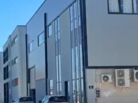 Magazzino in vendita – Spitallë, vicino all'Università