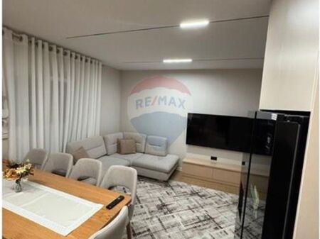 Apartament - Për Qira - Rruga e Dibrës, Tiranë