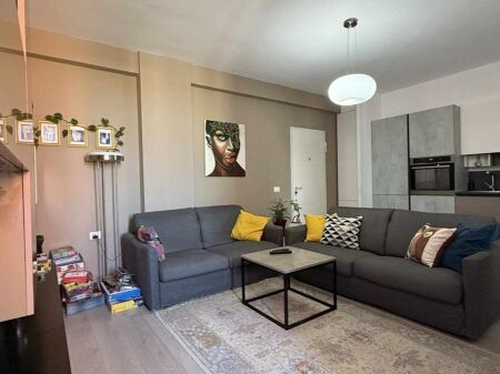 Brryli, ofrohet për qira apartament 2+1!