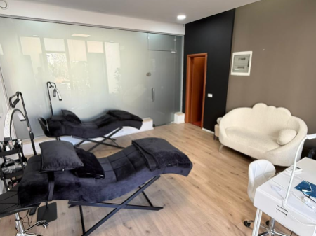 Locale commerciale in affitto a Bllok, vicino all'Università di Giurisprudenza