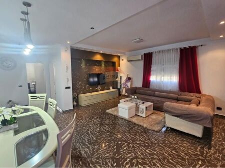 Apartament-Per Qera-Komuna e Parisit,Tirane