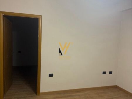 UFFICIO 60 M2 IN AFFITTO A ALI DEM 50.000 LEKE