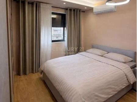 SHESIM APARTAMENT 2+1+2+ POST PARKIMI NE RRUGEN E DURRSIT PERBALLE COLOSSEO !!