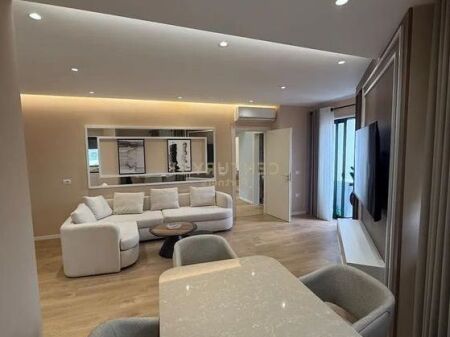 Apartament ne shitje 2+1+2+ Post Parkimi, Rruga e Durresit