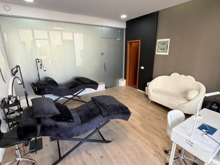 AMBIENTE COMMERCIALE IN AFFITTO A BLLOK