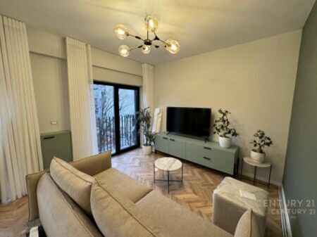 SHITET APARTAMENT 1+1 TEK KISHA KATOLIKE, RRUGA E KAVAJES