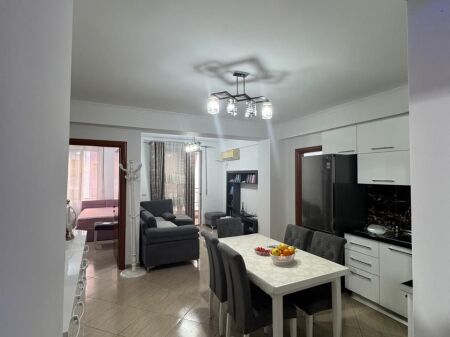 Appartamento 3+1, Astir!