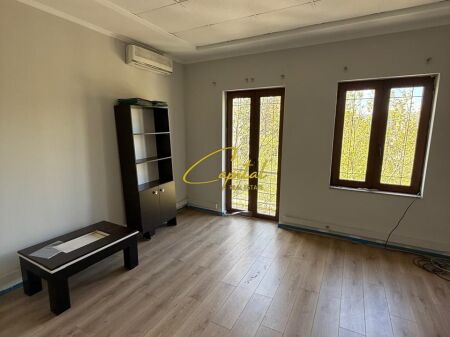 OFFICE FOR RENT 22 M2 CENTER 35,000 LEKE