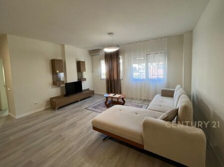 2+1 apartment for rent at Zogu i Zi