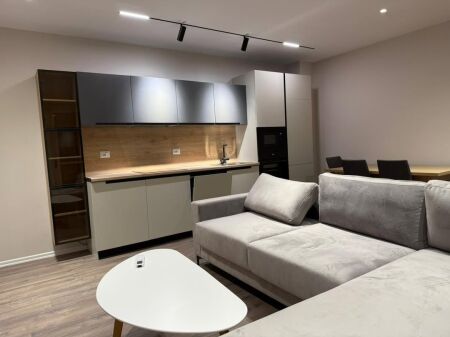 🏡 Apartament 1+1 për Shitje – Rr. Petro Korçari, Komuna e Parisit