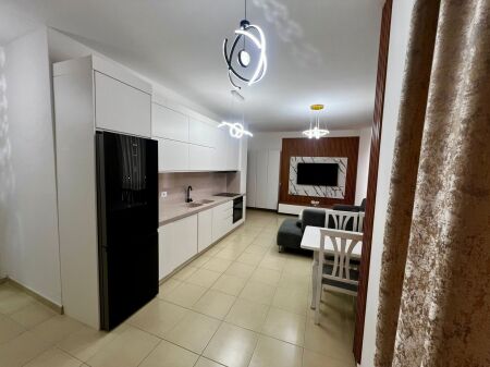 Ofrohet per qera apartament 2+1 te bulevardi i ri
