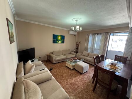 Apartament me qera 2+1+2 Mbrapa Square 21