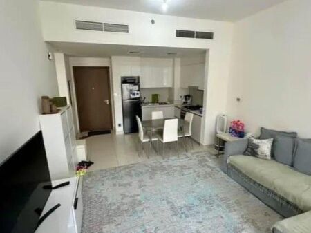 Ne Astir prane rrethit jepet me qera apartament 2+1 kati dyte pallat i ri!
