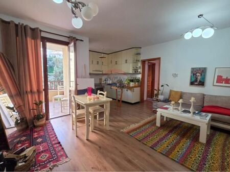 Apartament - Për Shitje - Kopshti Botanik, Tiranë(ID: 530191006-1161)