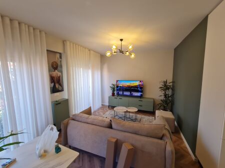 Shitet Apartament 1+1