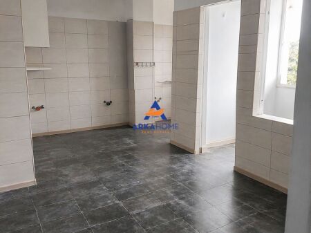 AFFITTASI APPARTAMENTO 1+1 "A ELBASAN, CENTRO" 30000 LEKE